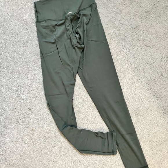 OFFLINE BY AERIE Sage Green Real Me 7/8 Hi Rise Leggings Size Small Long - Picture 2 of 3